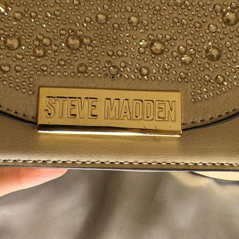 Steve Madden Cream and Gold Crossbody Bag - Picture 7 of 9